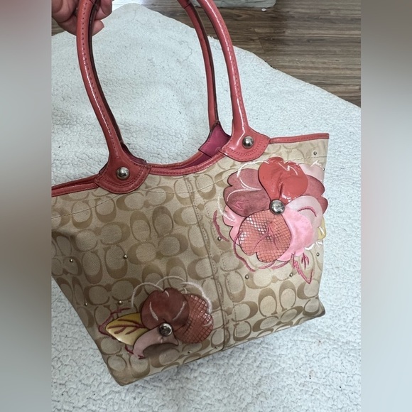 Coach Handbags - Coach flower design purse